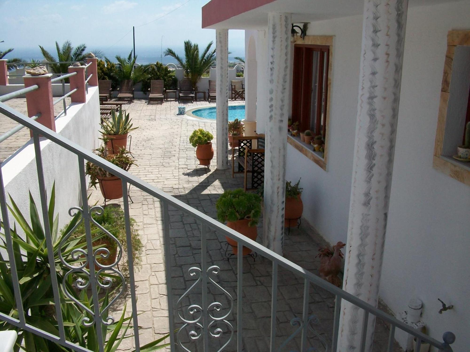 Guest house Koronios Fira (Santorini)