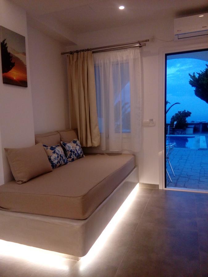 Koronios Guest house Fira (Santorini)