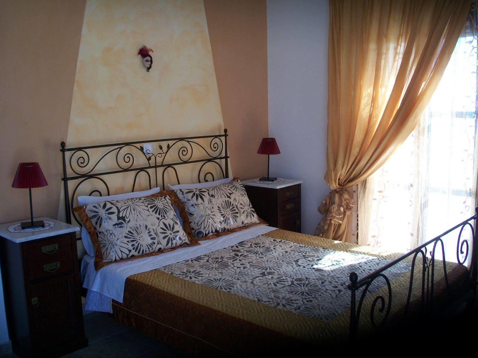 Koronios Guest house 2*