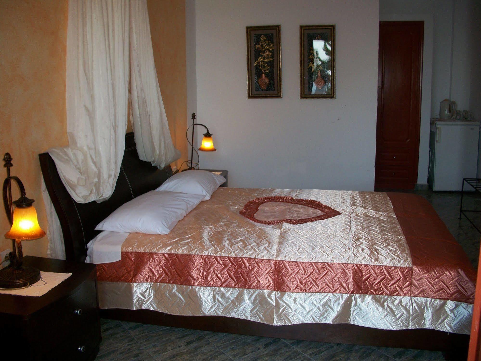 Koronios Guest house Fira (Santorini)